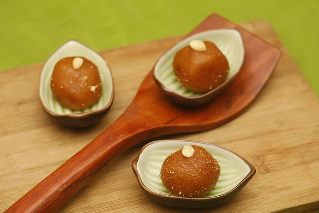বাড়িতেই বানান মিষ্টি রেসিপি ২