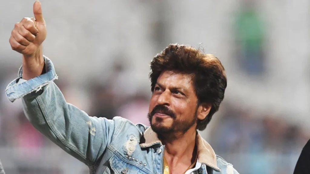 Chris Martin pays special tribute to SRK at Mumbai concert