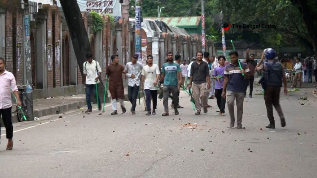 Chased and counter-chased between Chhatra Dal and Chhatra Shibir in front of Alia Madrasa.