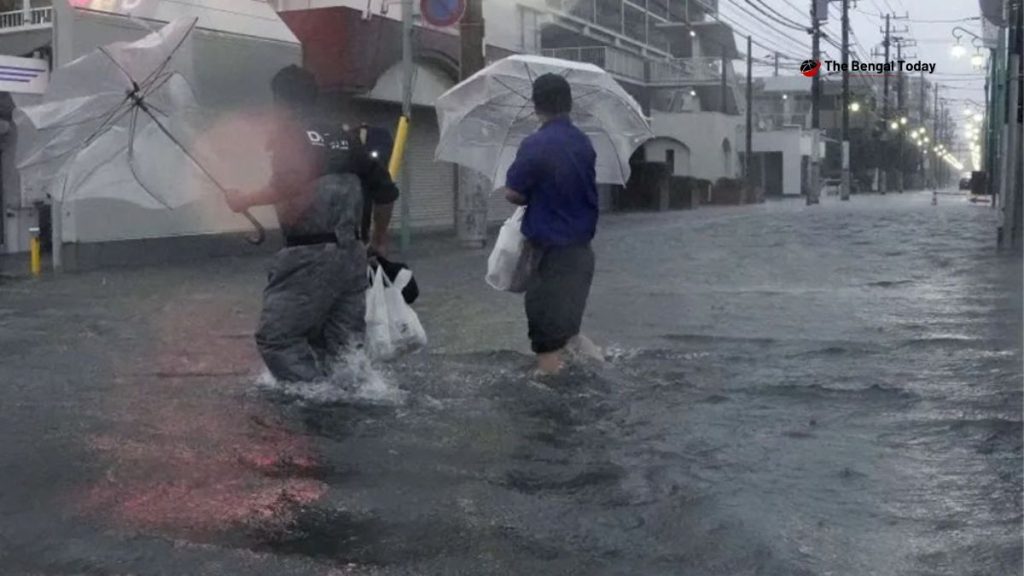 Typhoon Dujuan batters Japan with fierce intensity! 2 dead.